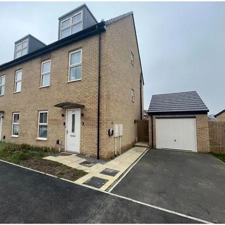 Beautiful New Family Semesterbostad *