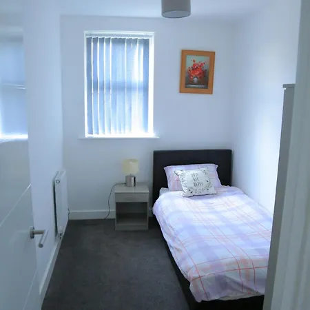 Beautiful New Family * Leeds (West Yorkshire)