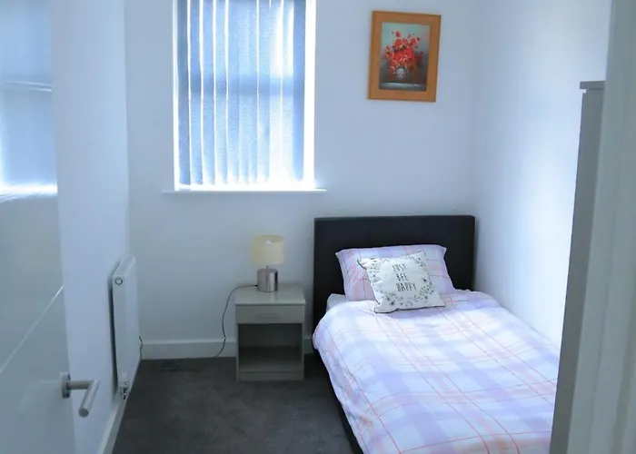 Beautiful New Family * Leeds (West Yorkshire)