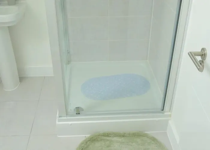 Beautiful New Family Semesterbostad Leeds (West Yorkshire)